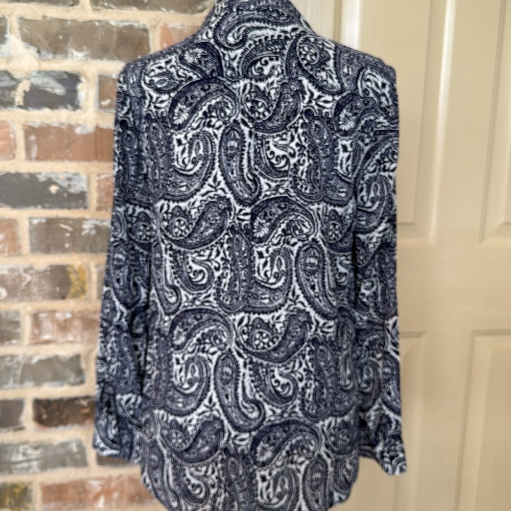 Talbots Navy and White Silk Paisley Shirt Hidden Button Front Sz S - Picture 5 of 12
